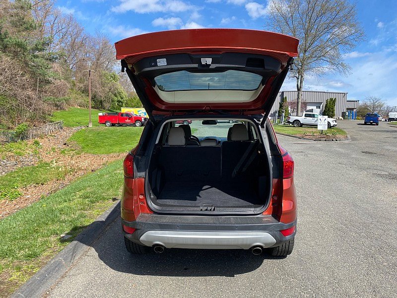 Certified 2019 Ford Escape Titanium AWD/4WD image 9