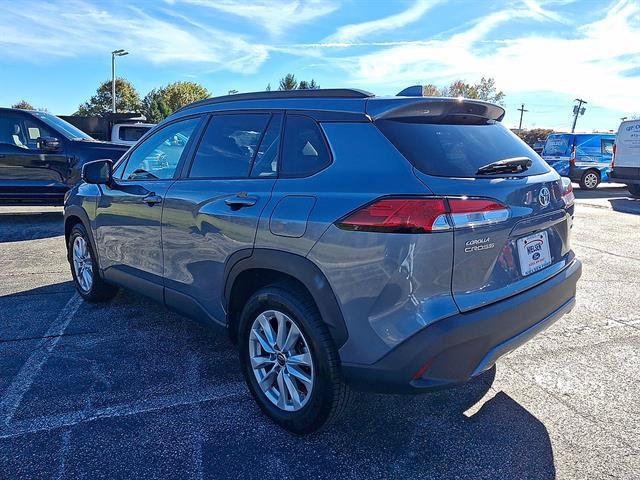 Used 2023 Toyota Corolla Cross LE AWD/4WD image 21