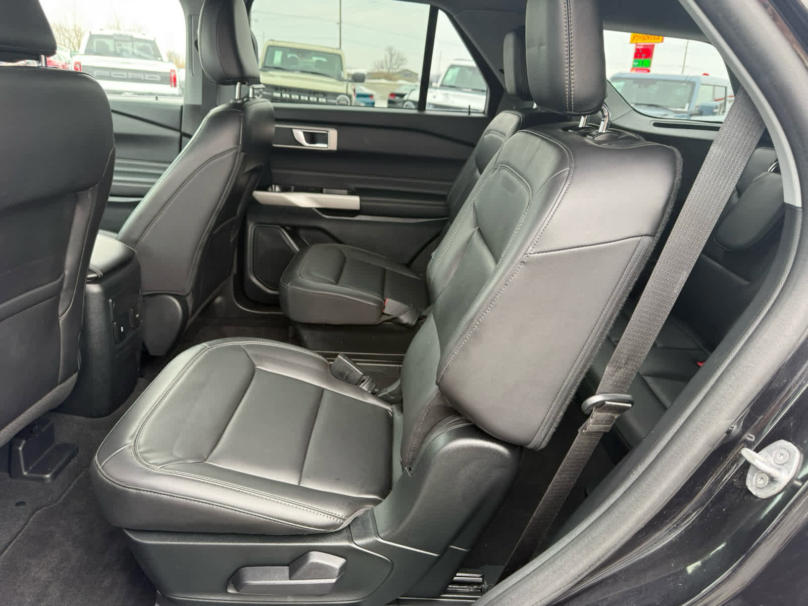 Certified 2023 Ford Explorer XLT w/ Equipment Group 202A image 13