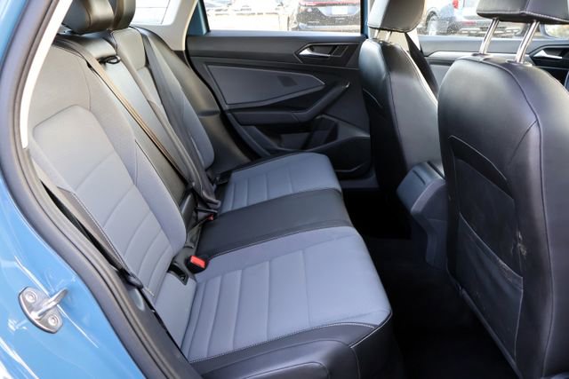 Used 2025 Volkswagen Jetta SE image 21