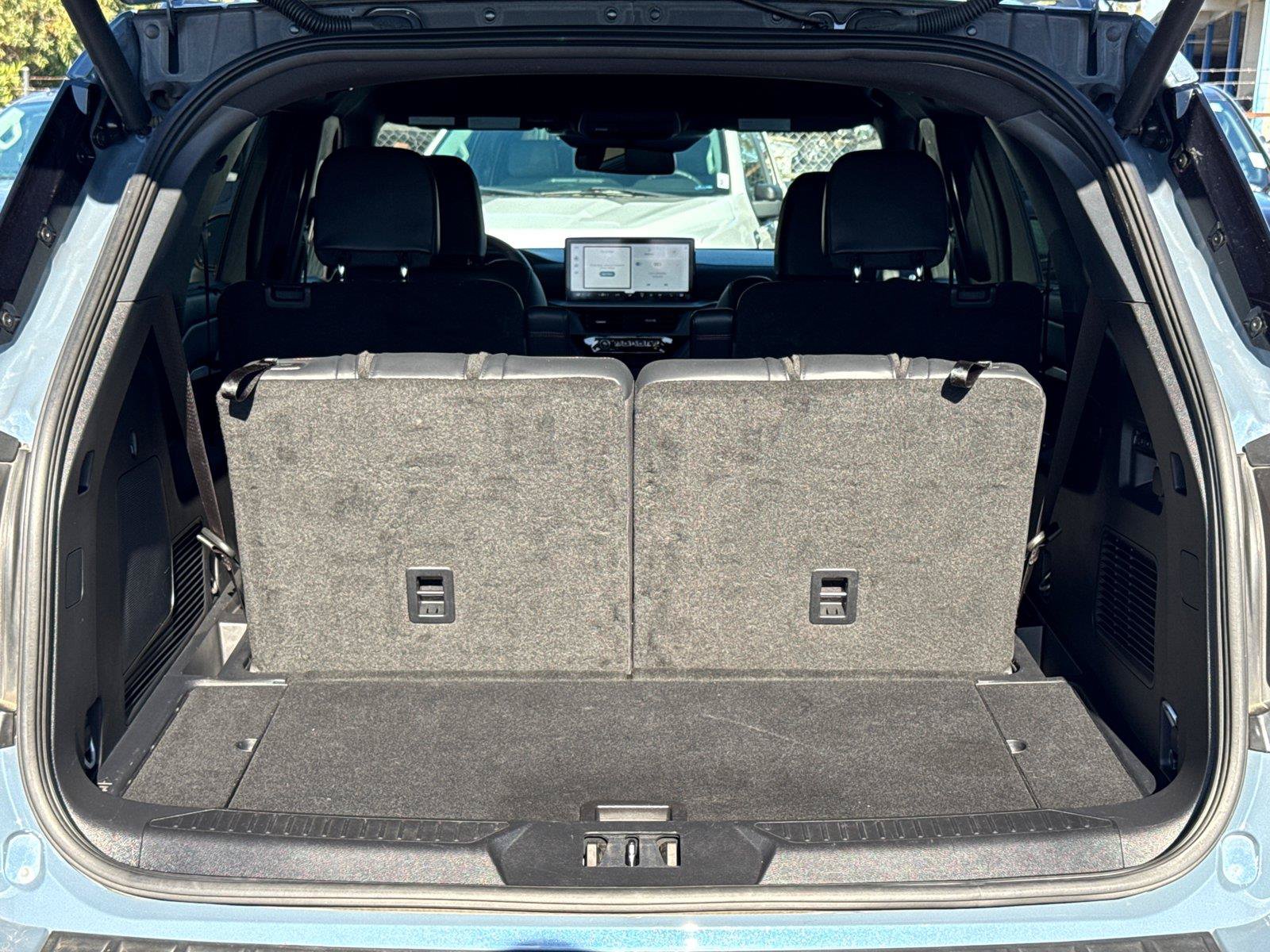 Certified 2025 Ford Explorer ST-Line w/ Premium Package RWD image 10
