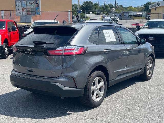 Certified 2024 Ford Edge SE image 3