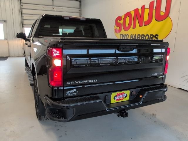 Used 2023 Chevrolet Silverado 1500 Custom image 3