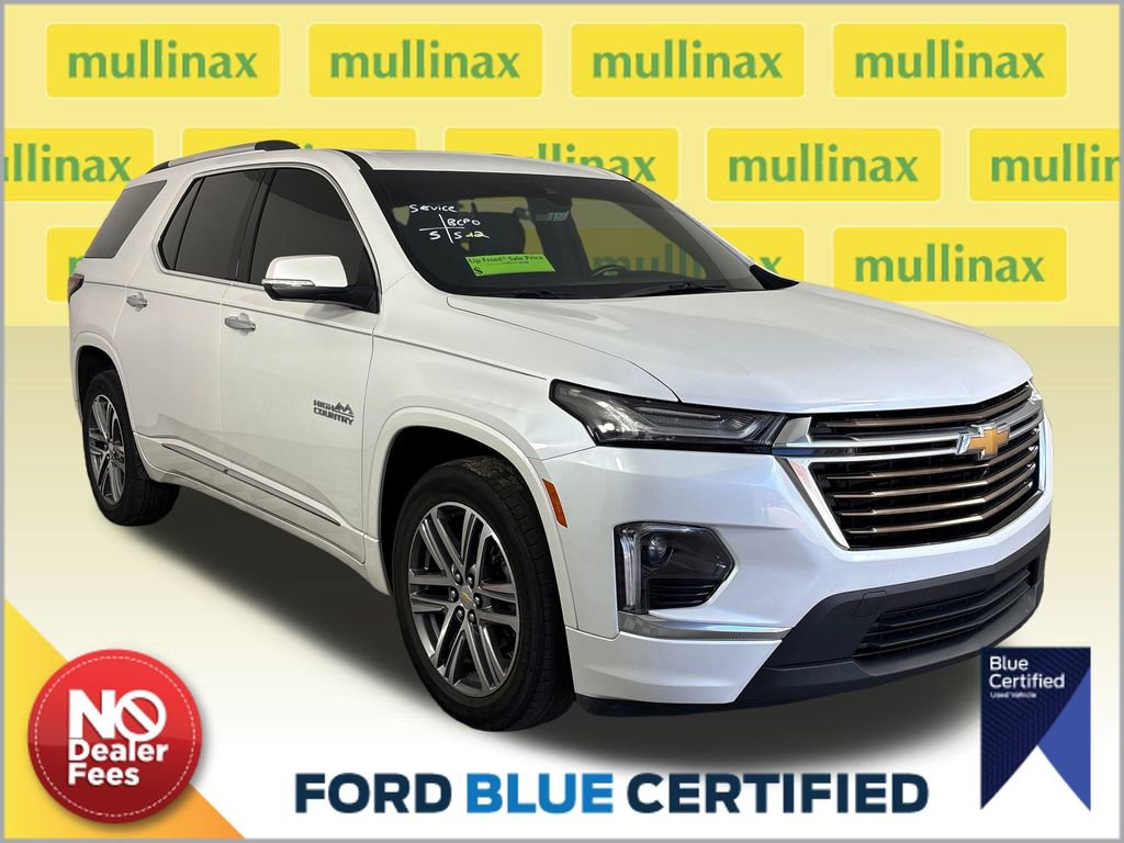 Used 2023 Chevrolet Traverse High Country FWD image 1