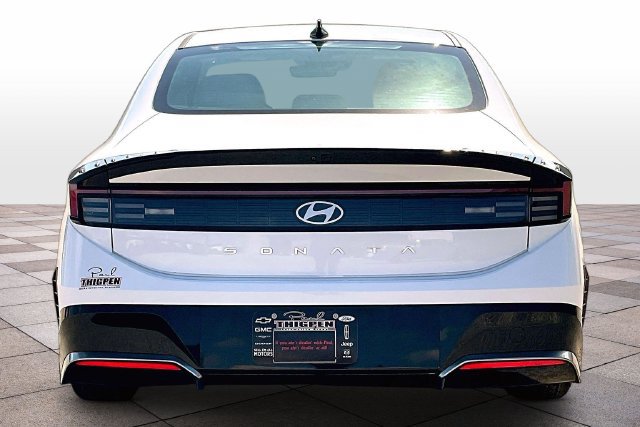 Used 2025 Hyundai Sonata SEL FWD image 4