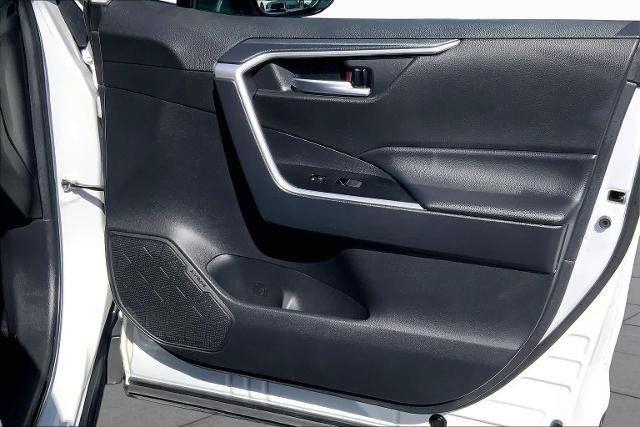 Used 2025 Toyota RAV4 XLE AWD/4WD image 23