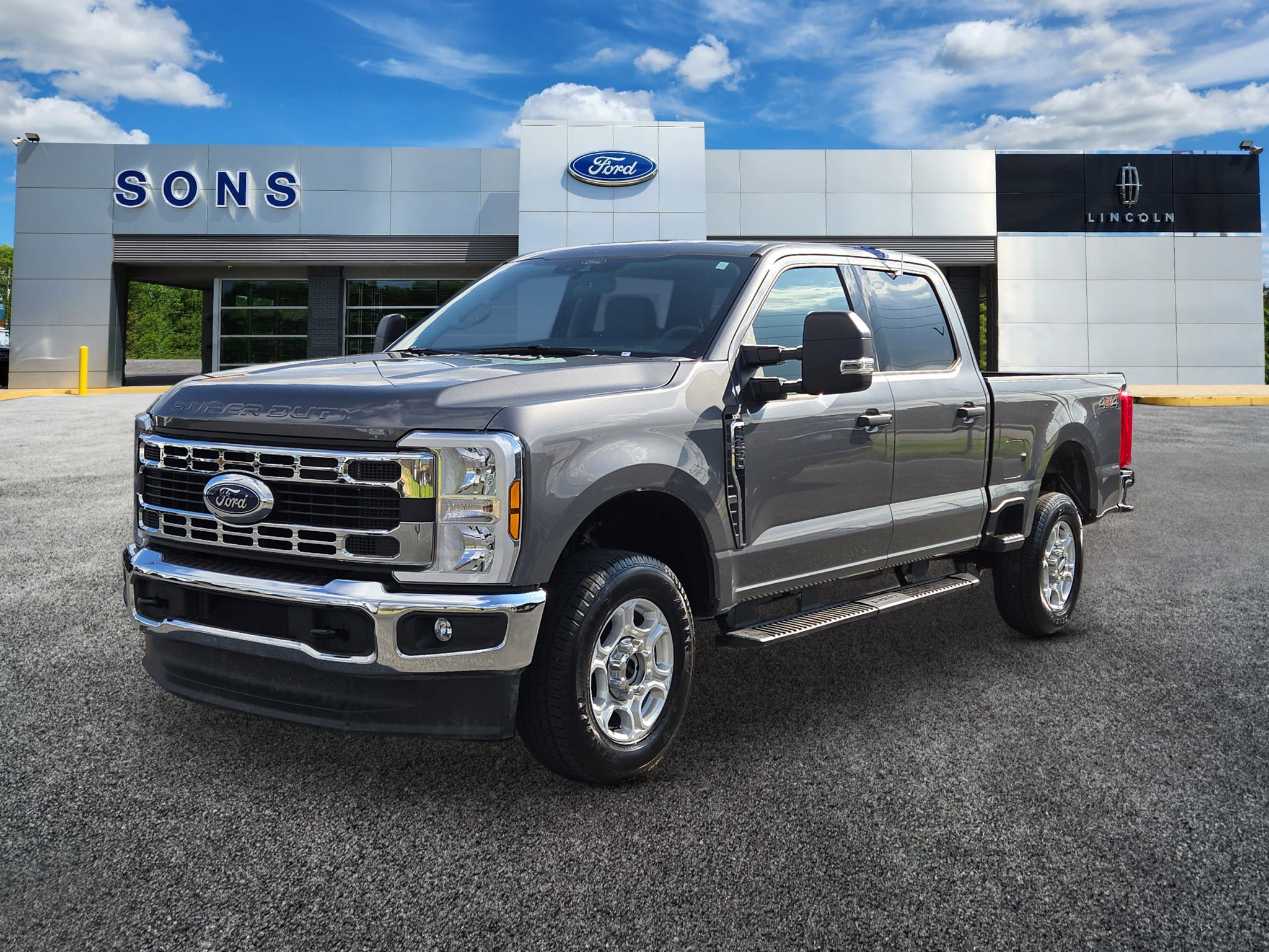 Certified 2025 Ford F250 XLT image 9