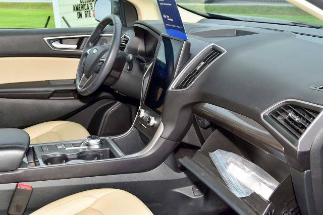 Certified 2024 Ford Edge SEL w/ Convenience Package AWD/4WD image 23