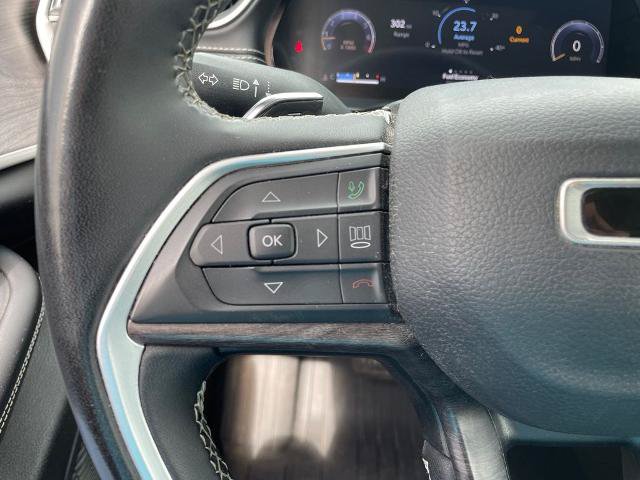 Used 2023 Jeep Grand Cherokee L Limited AWD/4WD image 28