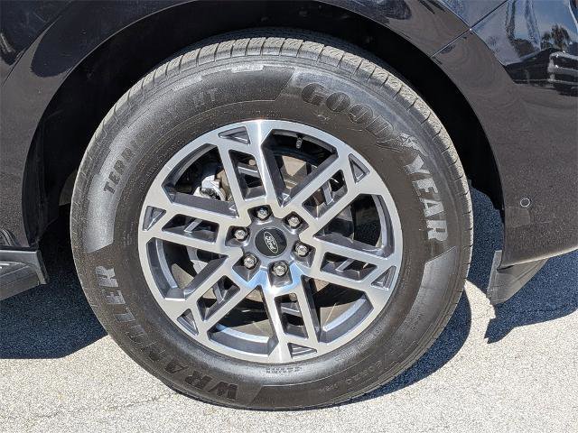 Certified 2025 Ford Expedition Active image 10