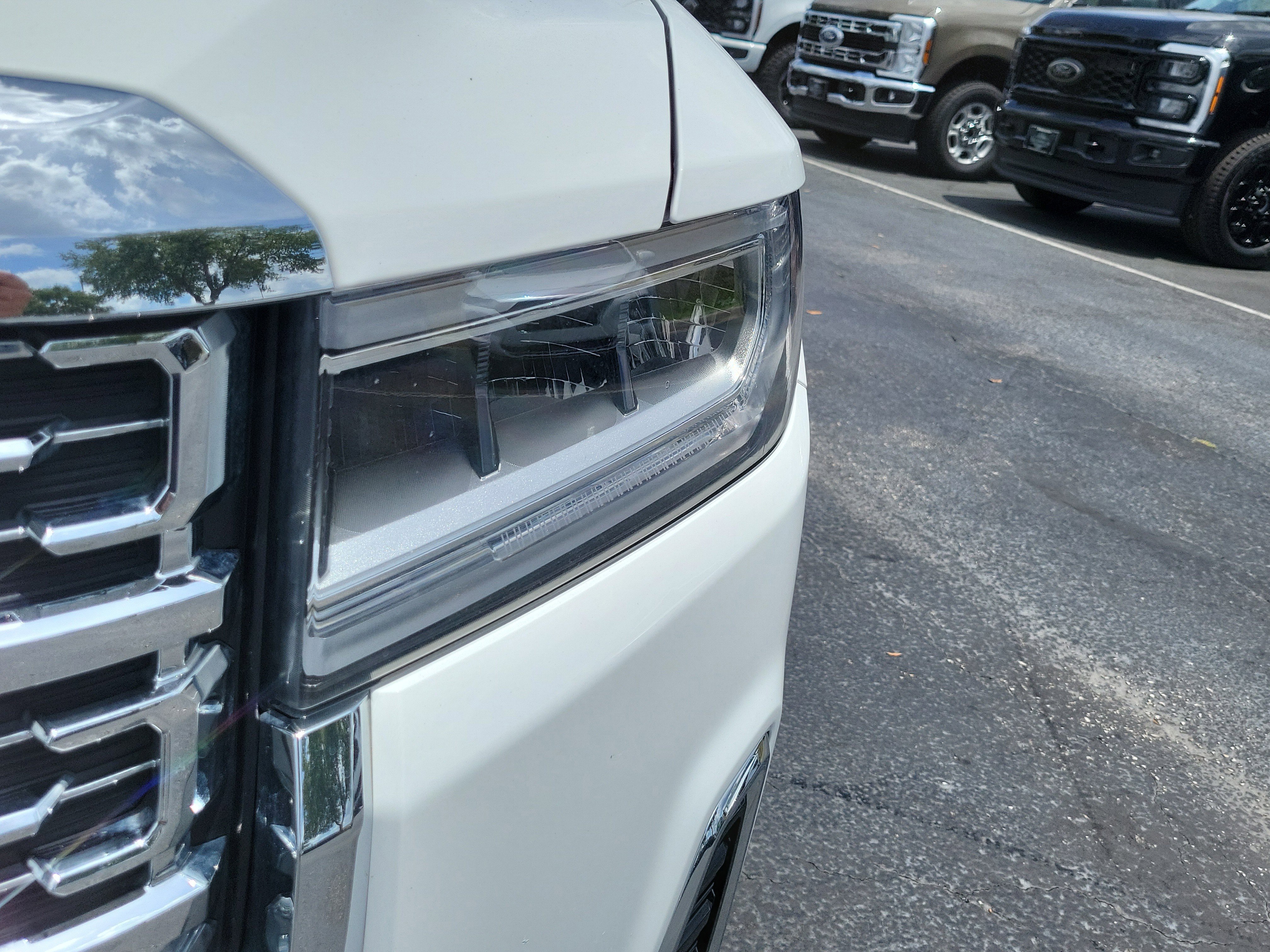 Used 2023 GMC Acadia Denali AWD/4WD image 3