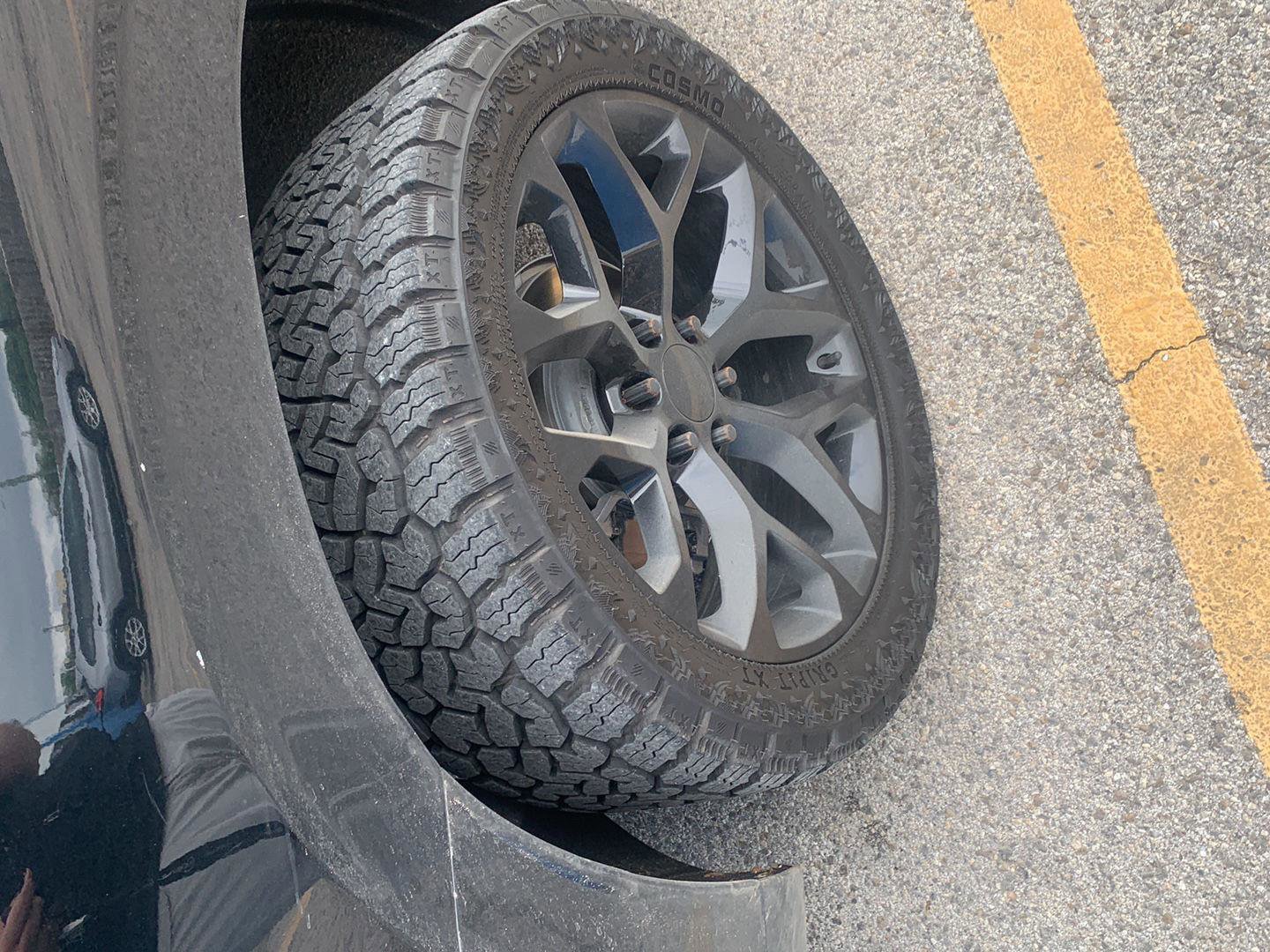 Used 2023 Chevrolet Tahoe Premier image 11