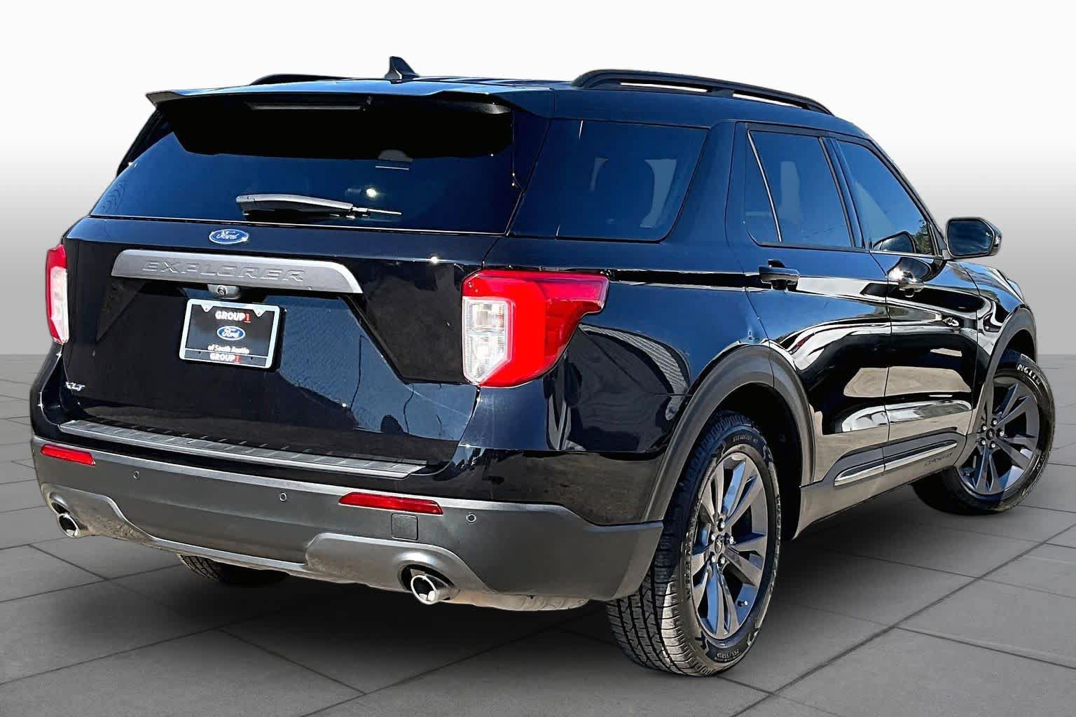 Certified 2023 Ford Explorer XLT w/ Equipment Group 202A RWD image 13