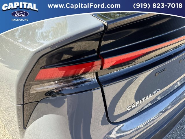 Used 2025 Toyota Prius LE FWD image 15
