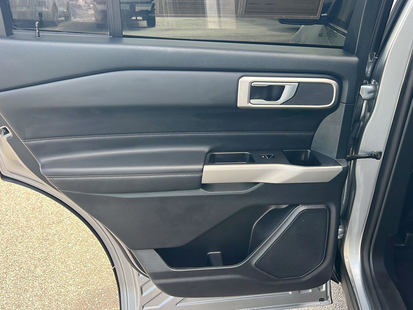 Certified 2024 Ford Explorer XLT image 18