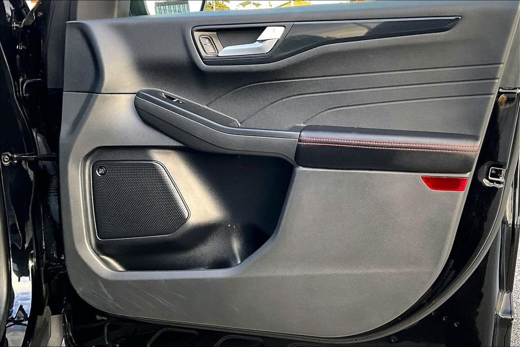 Certified 2023 Ford Escape ST-Line Elite w/ Premium Technology Package image 23