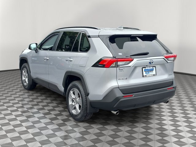 Used 2024 Toyota RAV4 LE AWD/4WD image 4