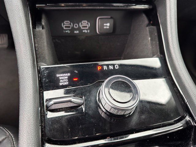 Used 2023 Jeep Grand Cherokee L Limited w/ Black Appearance Package AWD/4WD image 19