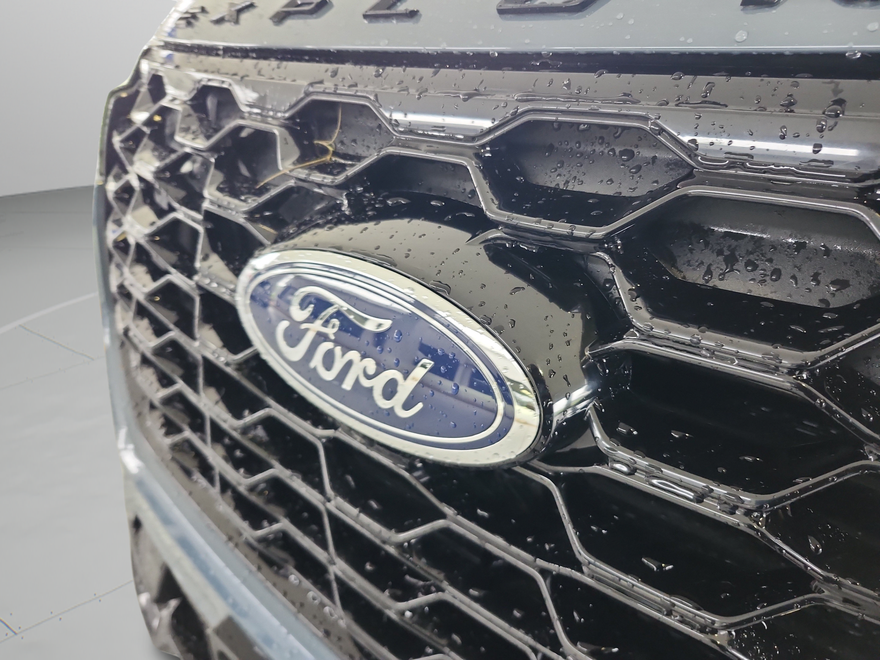 Certified 2025 Ford Explorer ST-Line w/ Premium Package RWD image 34