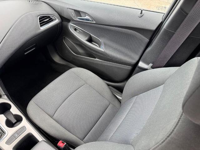 Used 2017 Chevrolet Cruze LS FWD image 15