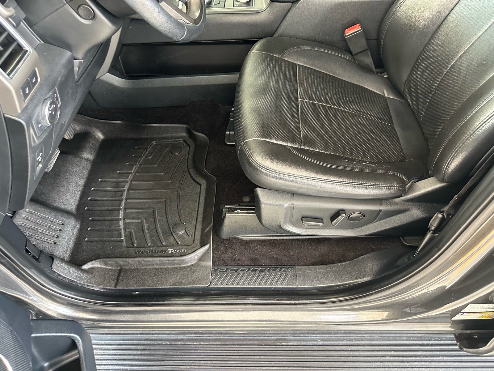 Certified 2020 Ford Expedition XLT w/ Equipment Group 202A AWD/4WD image 20