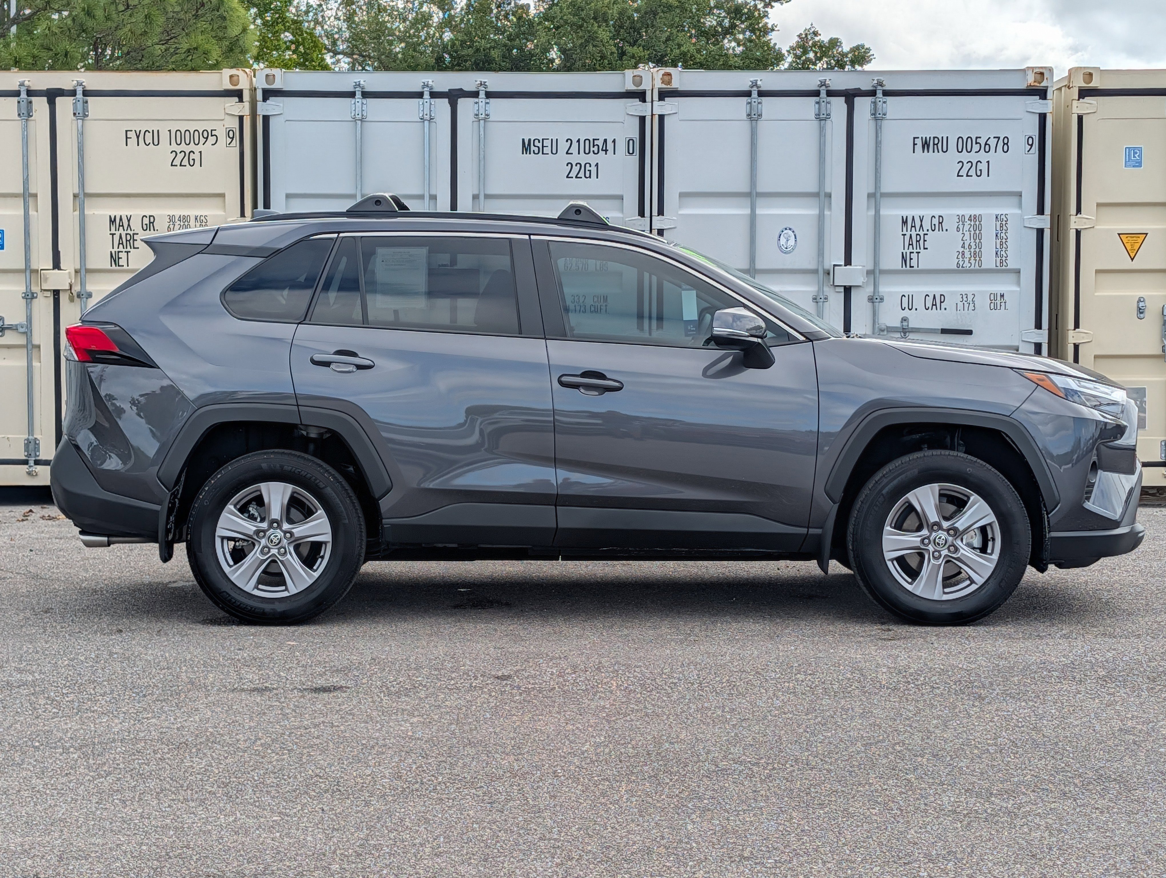 Used 2025 Toyota RAV4 XLE image 3