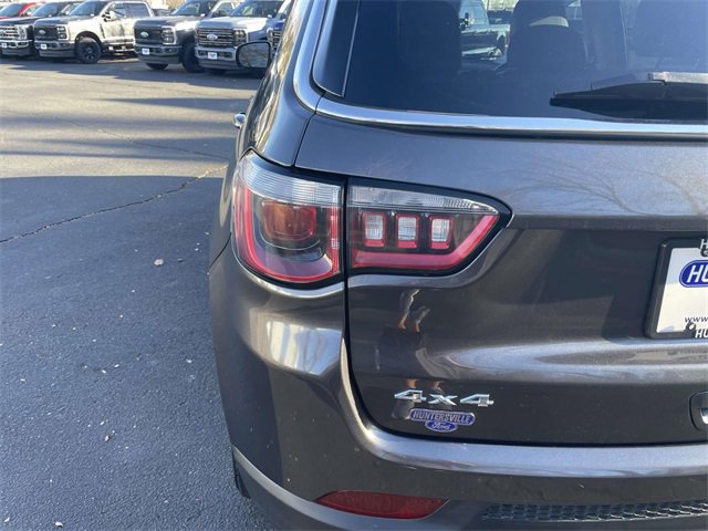 Used 2019 Jeep Compass Latitude image 32