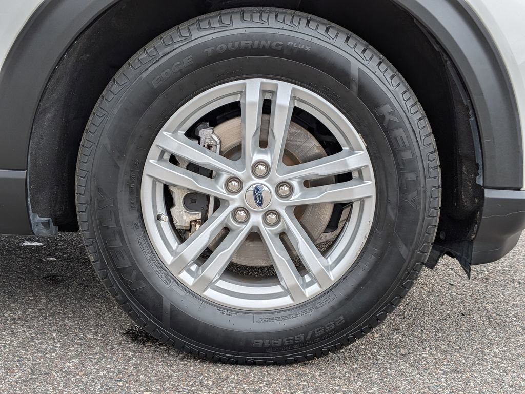 Certified 2022 Ford Explorer XLT w/ Equipment Group 202A image 11