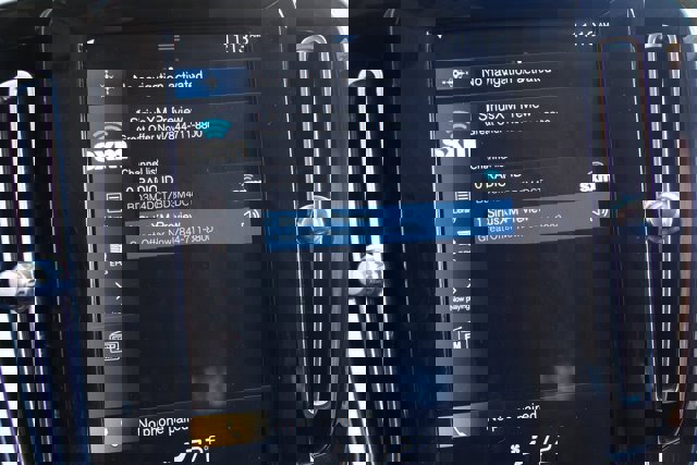 Used 2020 Volvo XC40 T4 Momentum image 26