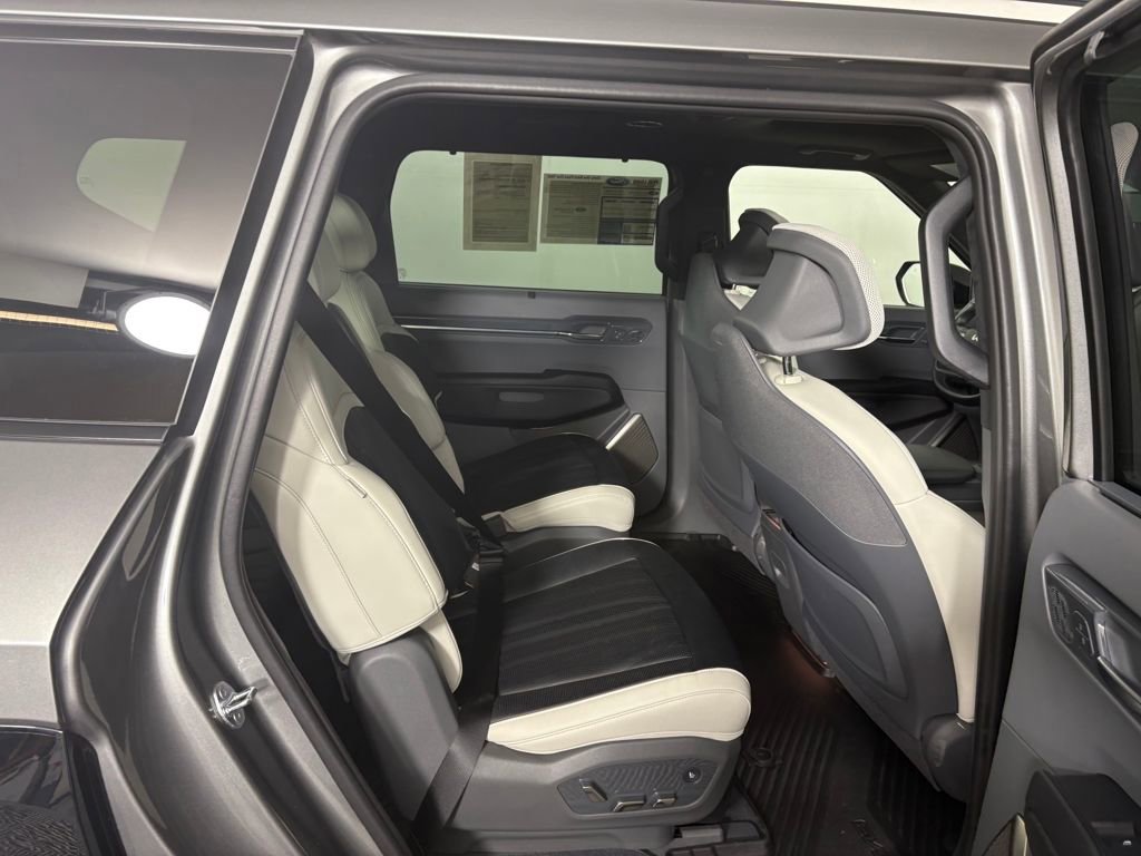 Used 2025 Kia EV9 GT-Line image 35