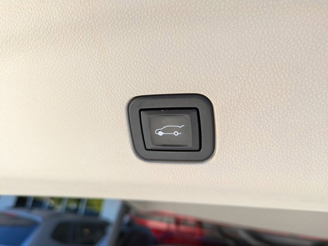 Used 2021 Cadillac Escalade Premium Luxury Platinum image 24