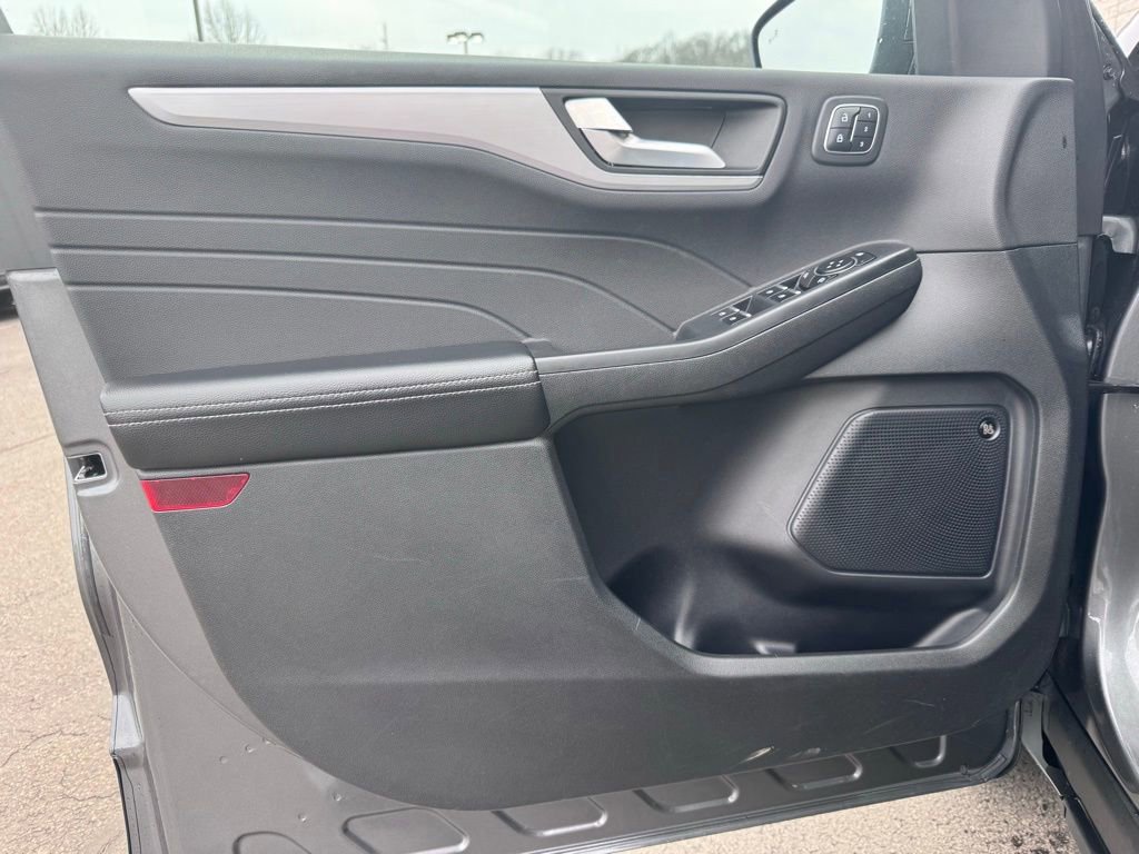 Certified 2023 Ford Escape SE w/ PHEV Premium Package image 23