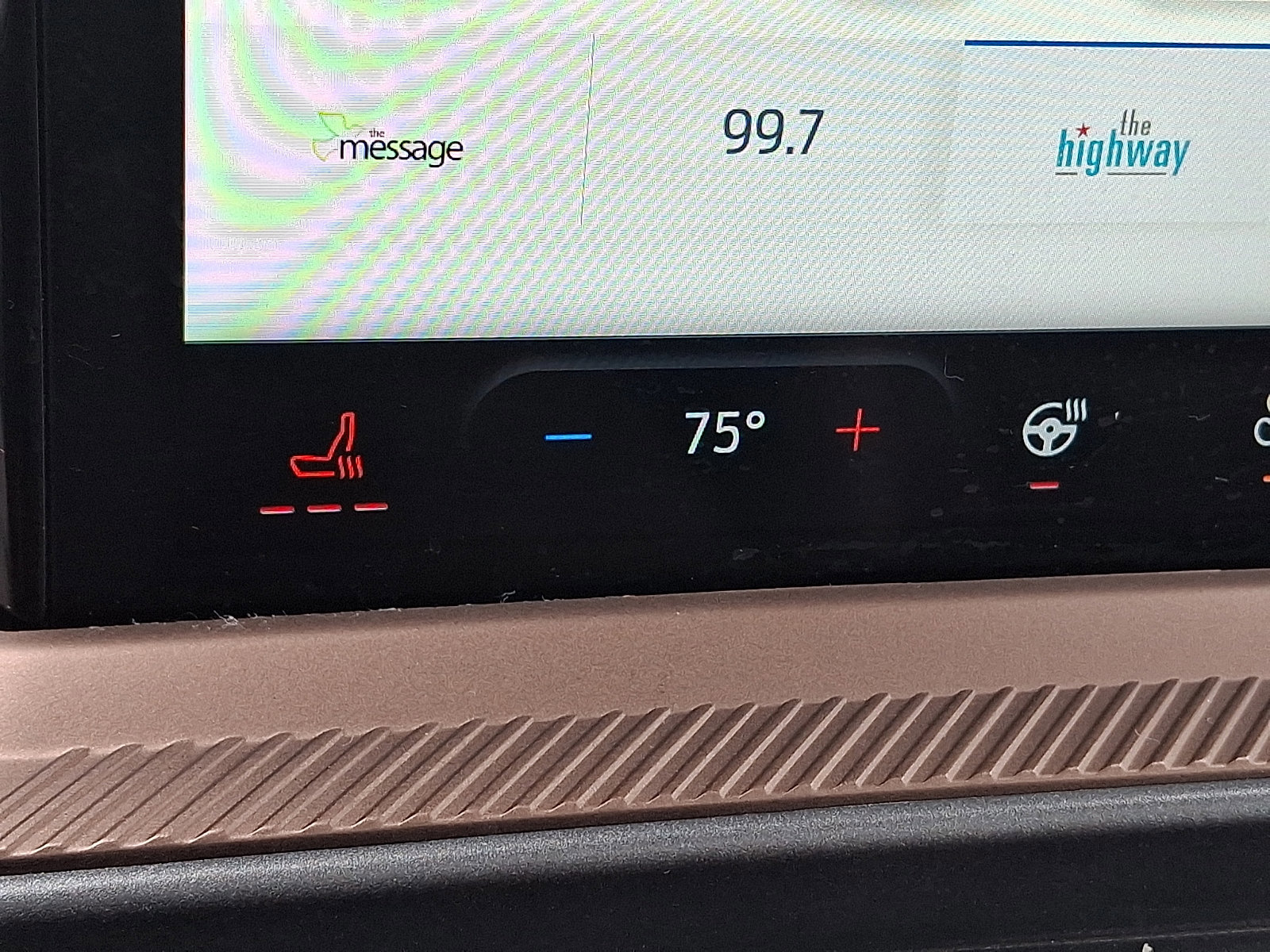 Certified 2025 Ford Bronco Sport Outer Banks w/ Outer Banks Tech Package+ AWD/4WD image 25