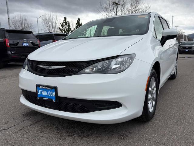 Used 2023 Chrysler Voyager LX image 1