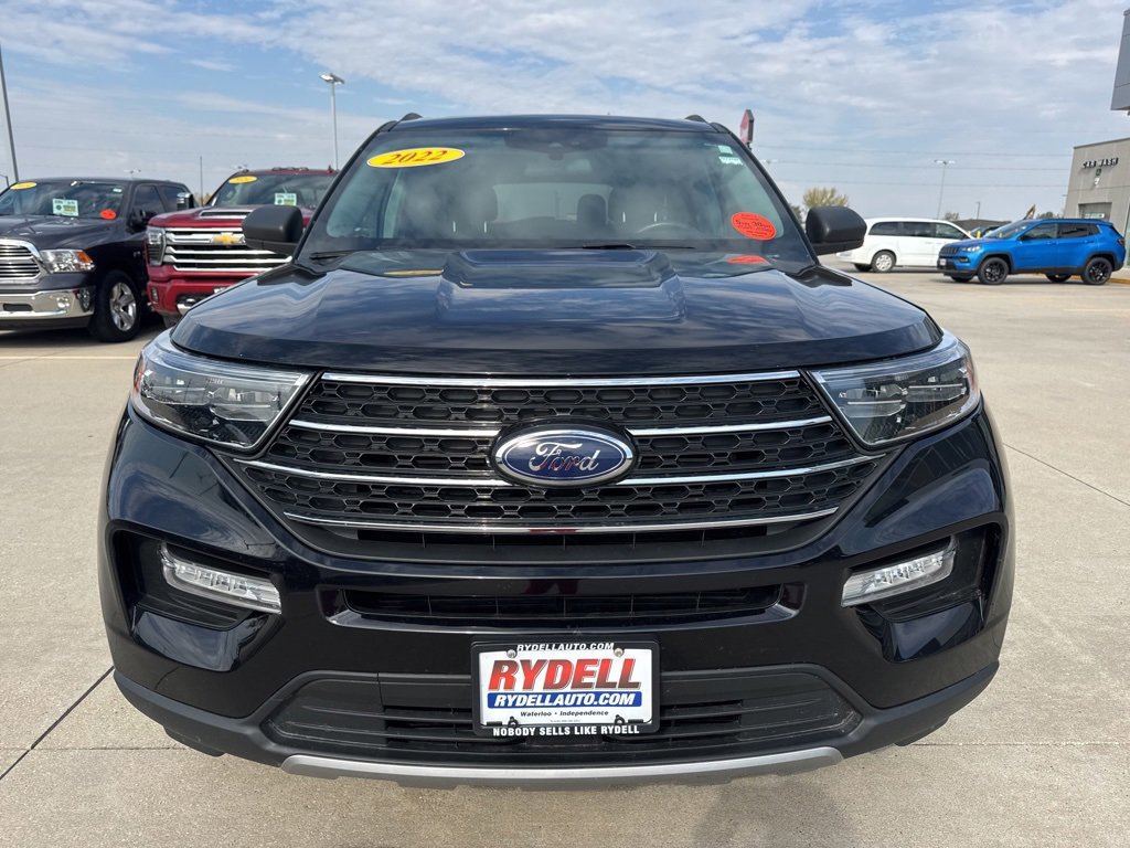 Certified 2022 Ford Explorer XLT w/ Equipment Group 202A image 8