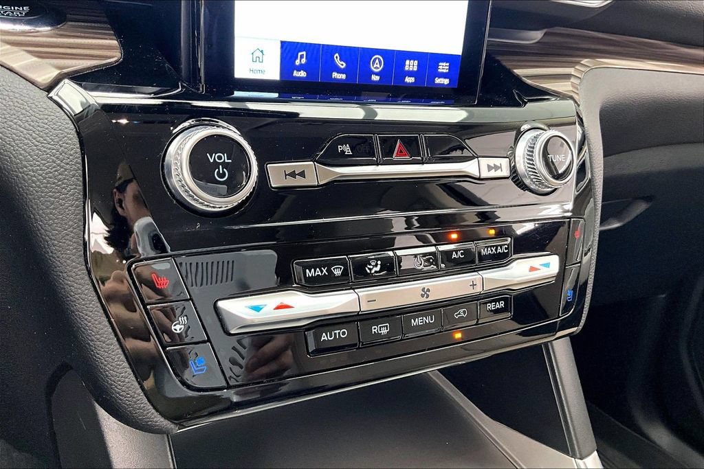 Certified 2023 Ford Explorer Limited w/ Limited Technology Package AWD/4WD image 32