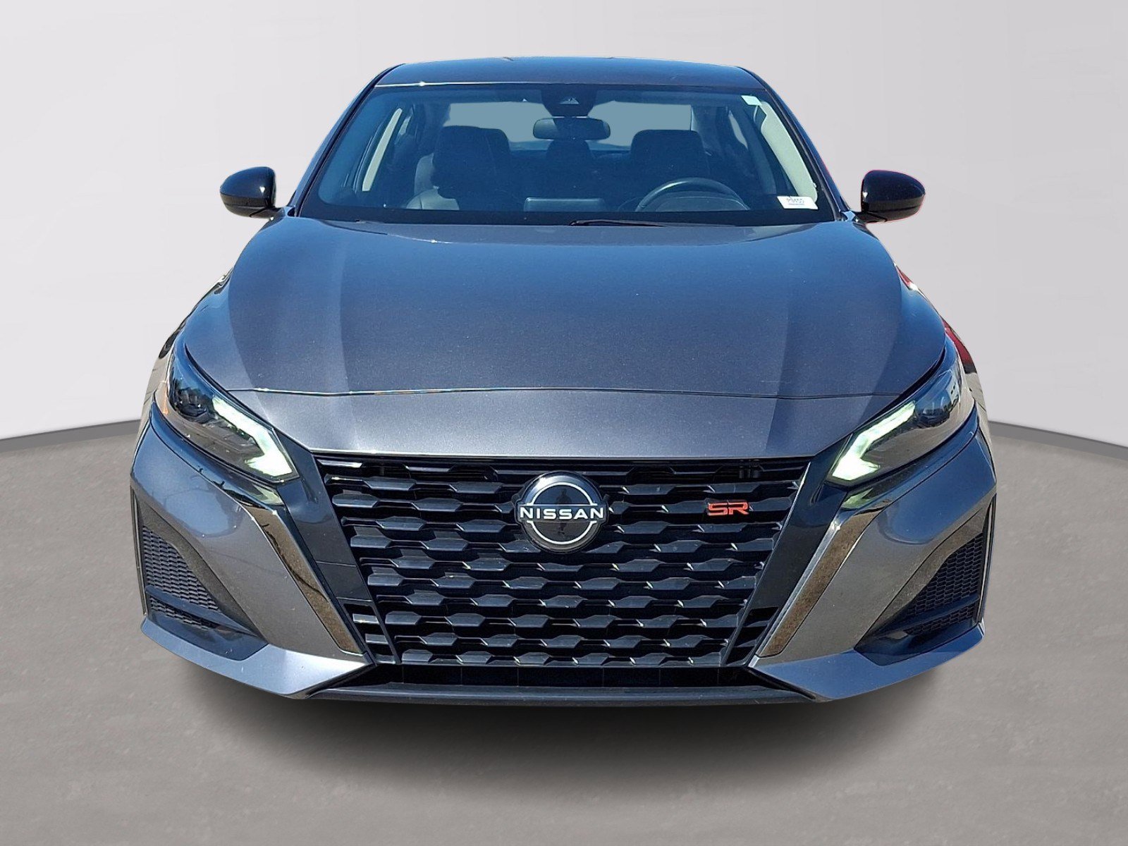 Used 2024 Nissan Altima 2.5 SR FWD image 2