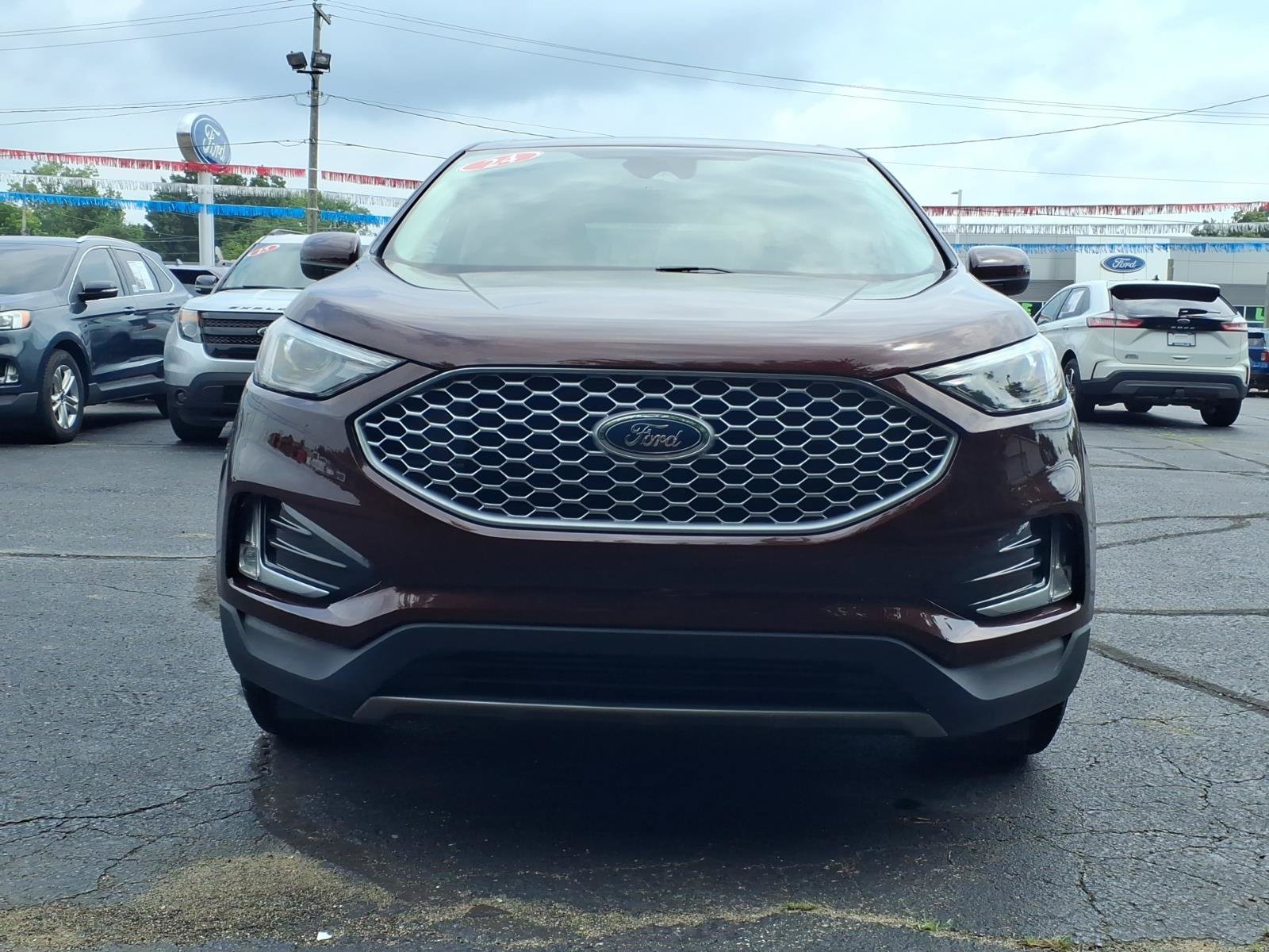 Certified 2024 Ford Edge SEL w/ Convenience Package AWD/4WD image 2