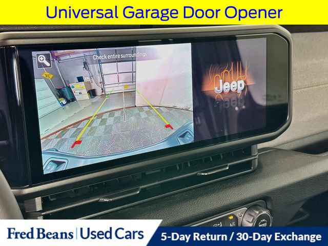 Used 2025 Jeep Gladiator Sport AWD/4WD image 17