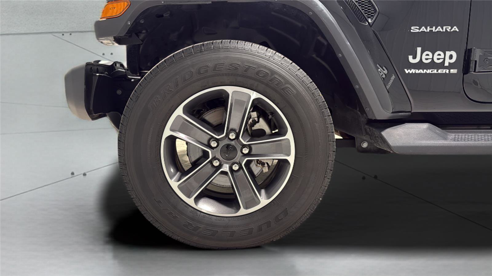 Used 2023 Jeep Wrangler Sahara w/ Cold Weather Group image 9