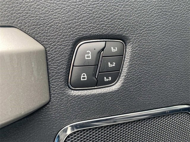 Certified 2022 Ford F350 Lariat w/ Black Appearance Package image 25