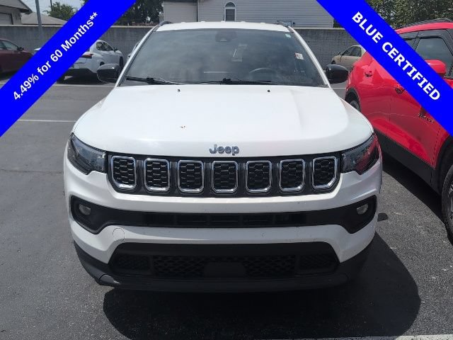 Used 2024 Jeep Compass Latitude AWD/4WD image 2