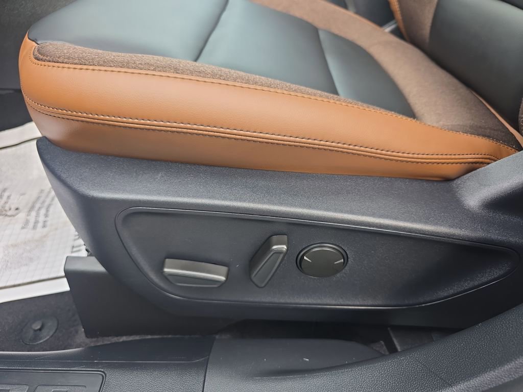 Certified 2025 Ford Bronco Sport Outer Banks w/ Outer Banks Tech Package+ AWD/4WD image 19