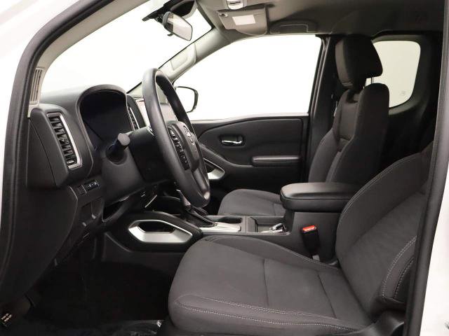Used 2024 Nissan Frontier SV image 9