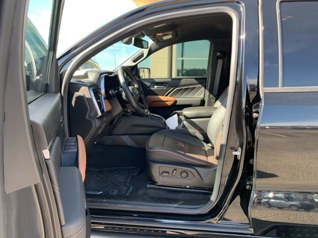 Used 2023 GMC Canyon AT4 w/ AT4 Premium Package image 9