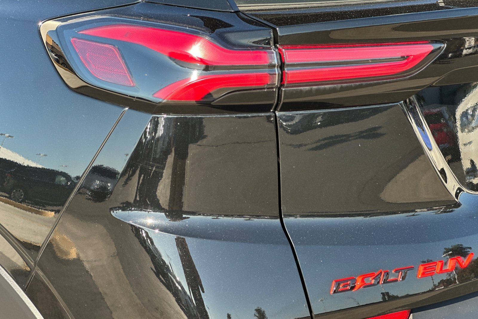 Used 2023 Chevrolet Bolt EUV Premier w/ Redline Edition image 26