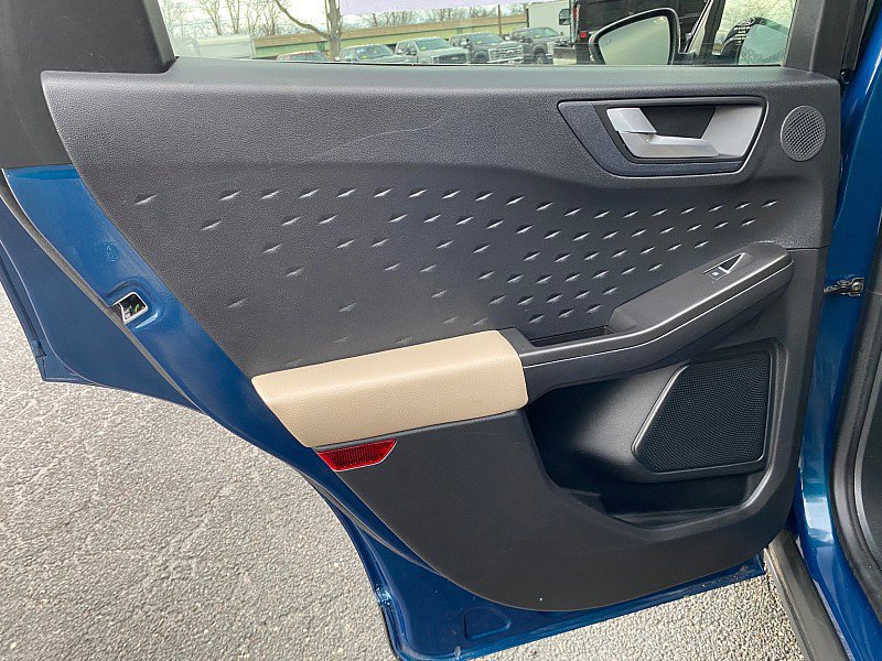 Certified 2020 Ford Escape Titanium w/ Titanium Premium Package 2.0 image 33