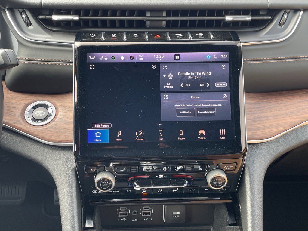 Used 2022 Jeep Grand Cherokee Summit w/ Luxury Tech Group V image 20