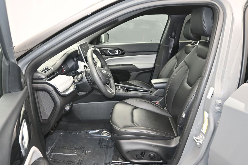 Used 2024 Jeep Compass Limited AWD/4WD image 13