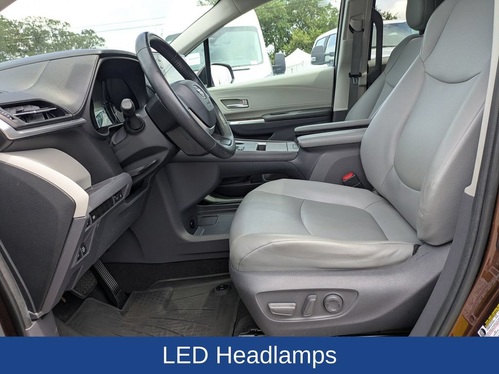 Used 2021 Toyota Sienna XLE AWD/4WD image 15